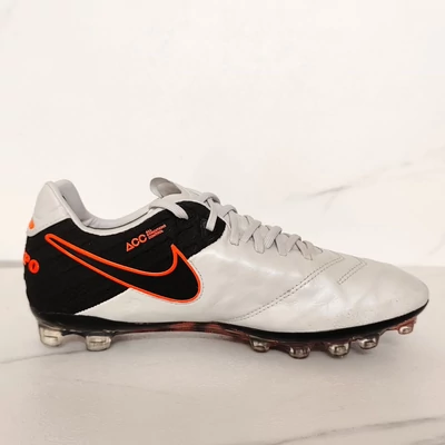 NIKE TIEMPO LEGEND VI AG-R műfüves focicipő