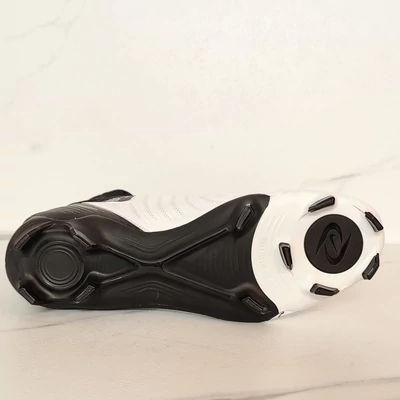 Nike Phantom LUNA II Academy FG stoplis focicipő 