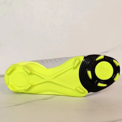 Nike Phantom Luna II Academy FG Futballcipő