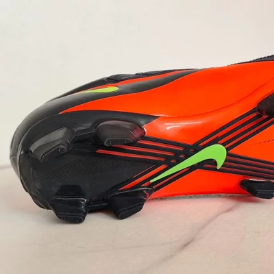 NIKE TOTAL 90 LASER IV FG ACC stoplis focicipő