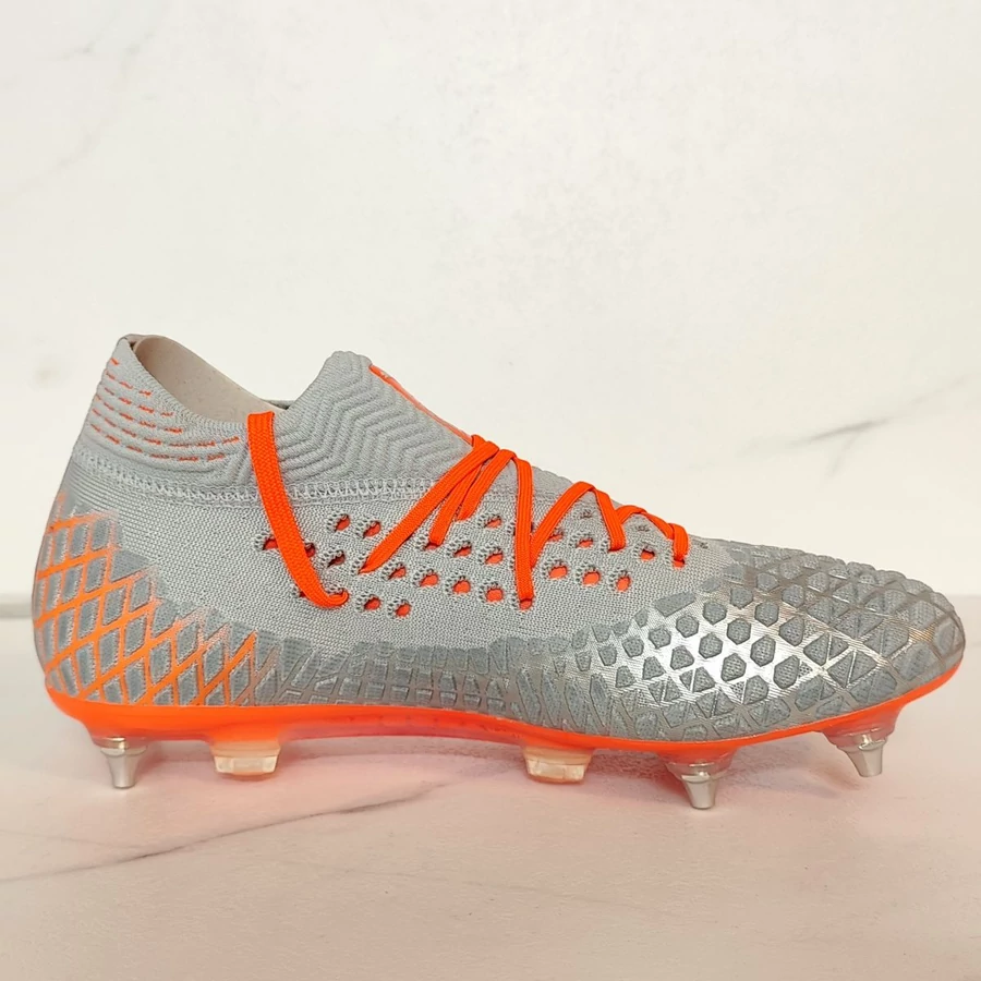 フューチャー4.1 NETFIT MX SG PUMA プーマ フューチャー 4.1 NETFIT MX SG(グレー×レッド