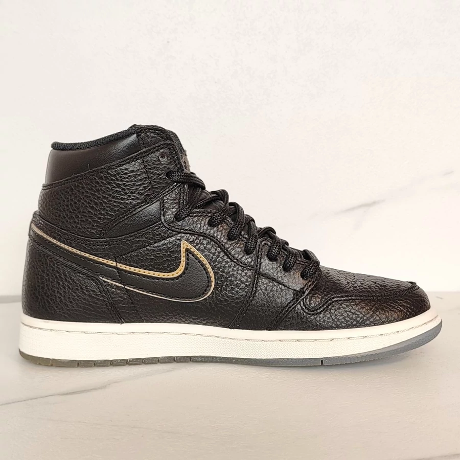 Nike Air Jordan 1 Retro High City of Flight utcai cipő (használt)
