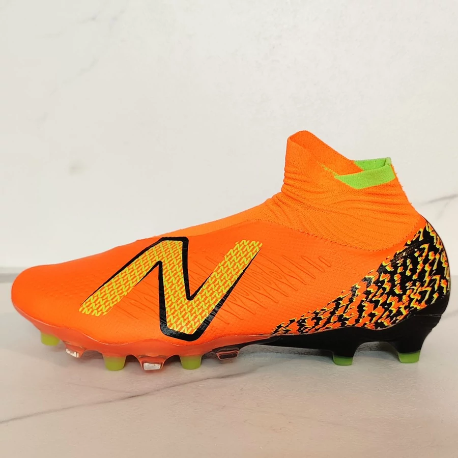 NEW BALANCE TEKELA V4 PRO FG stoplis focicipő