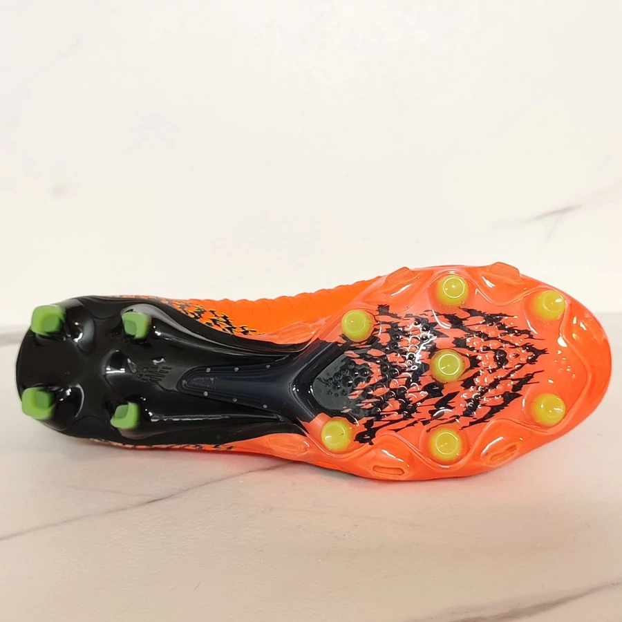 NEW BALANCE TEKELA V4 PRO FG stoplis focicipő