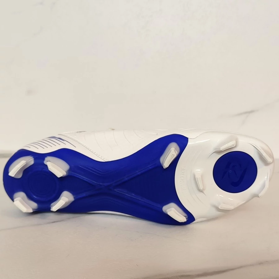 Nike By You Phantom Luna 2 Academy DF FG stoplis focicipő