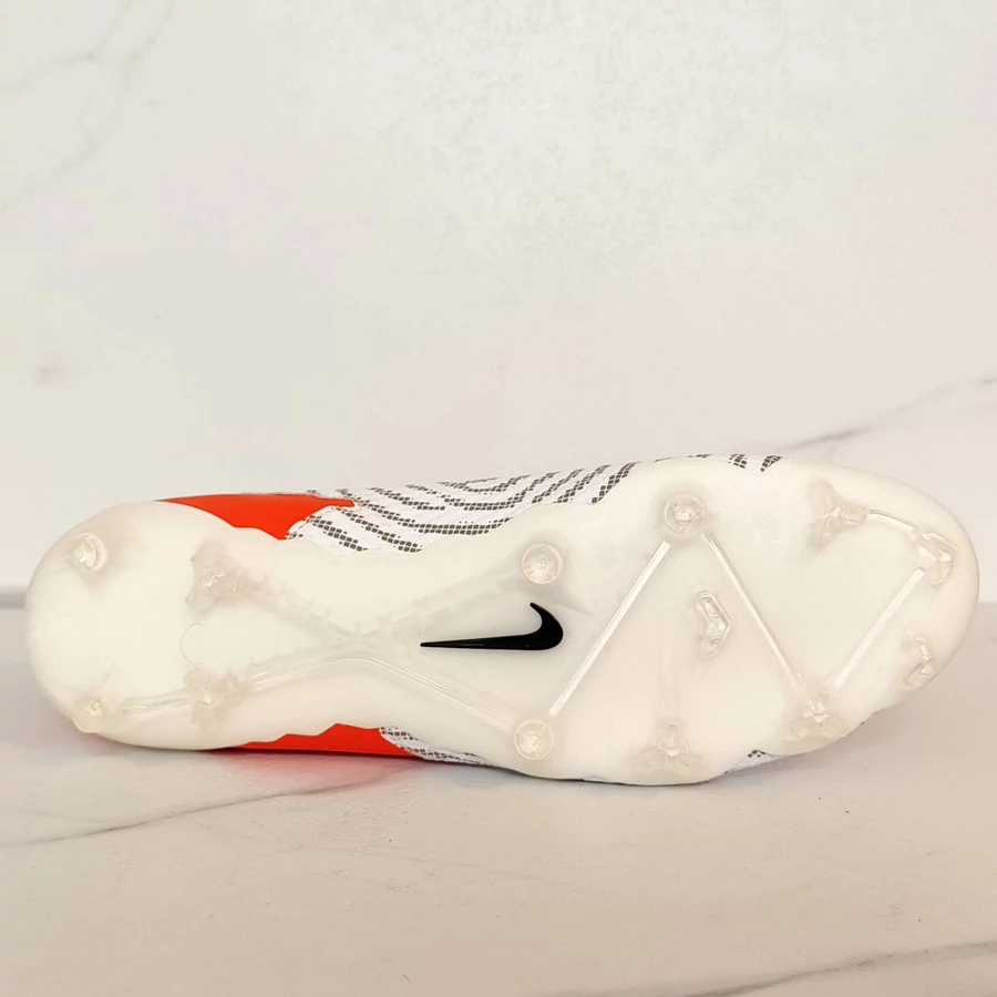 NIKE PHANTOM GX ACADEMY DF FG- NBY stoplis focicipő 