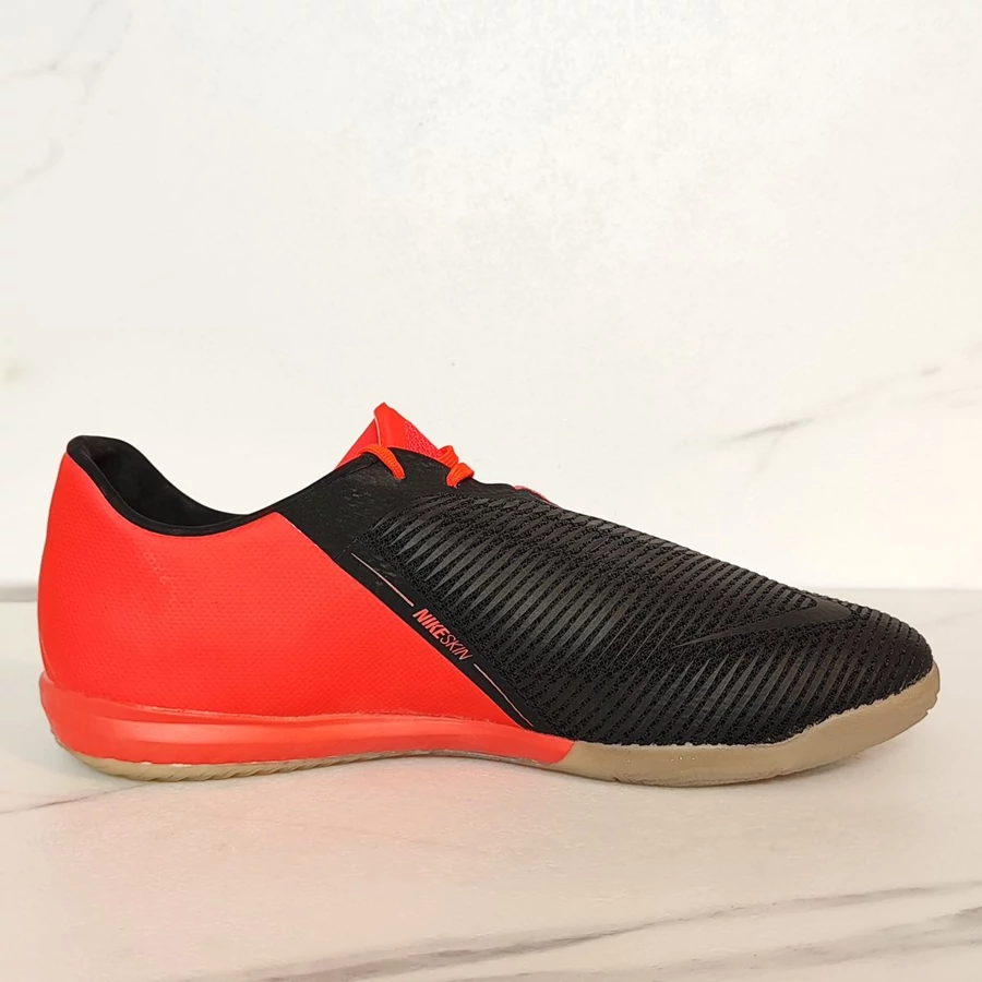 NIKE ZOOM PHANTOM VENOM PRO IC teremcipő