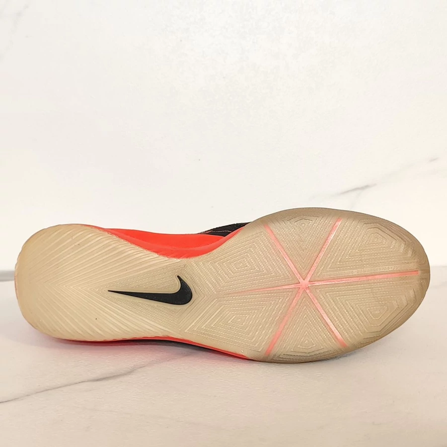 NIKE ZOOM PHANTOM VENOM PRO IC teremcipő