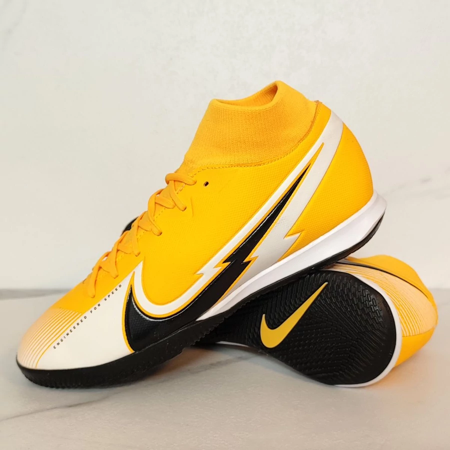NIKE MERCURIAL SUPERFLY 7 ACADEMY IC teremcipő AT7975-801