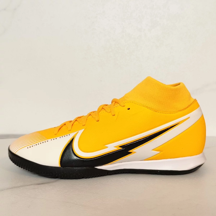 NIKE MERCURIAL SUPERFLY 7 ACADEMY IC teremcipő