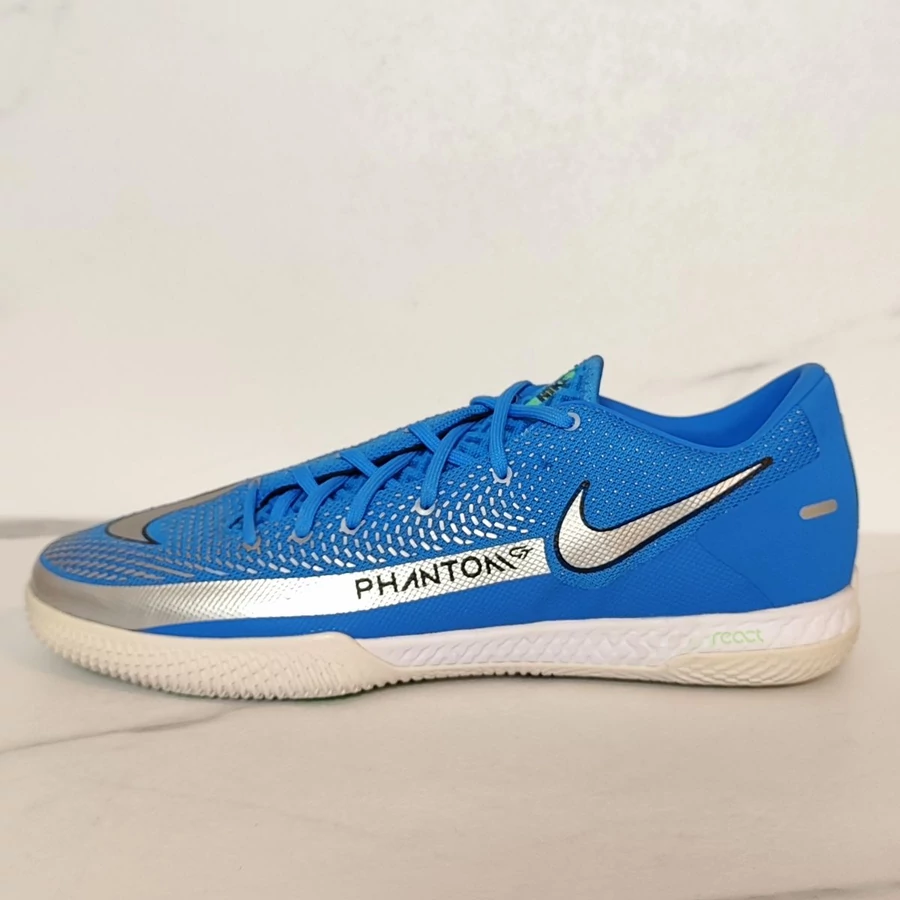NIKE REACT PHANTOM GT PRO IC teremcipő