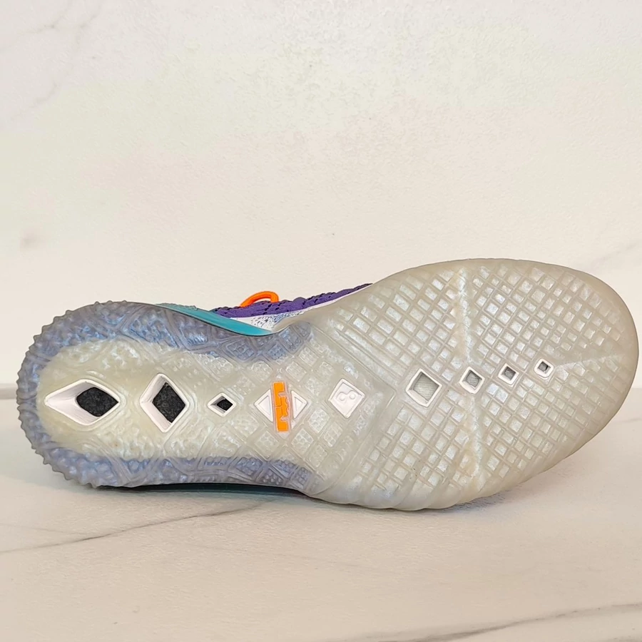 Nike Lebron XVIII 18 “Best Of 10-18” férfi kosárlabda cipő